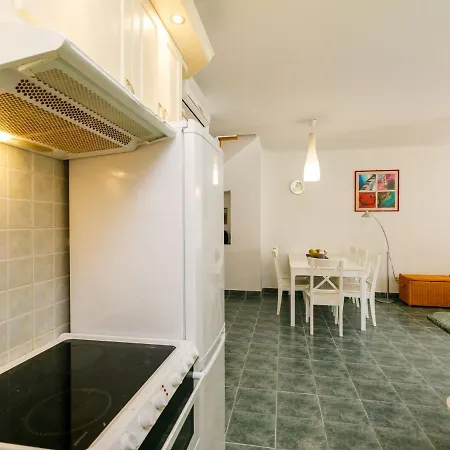 Appartamento Pamela By Interhome Balatonoszod