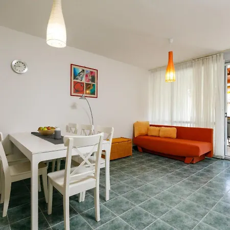 Appartamento Pamela By Interhome Balatonoszod